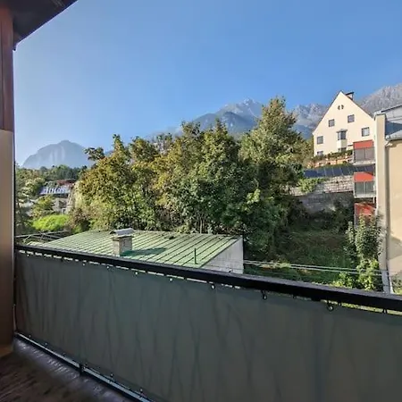Spacious In Tyrolean Flat * Innsbruck