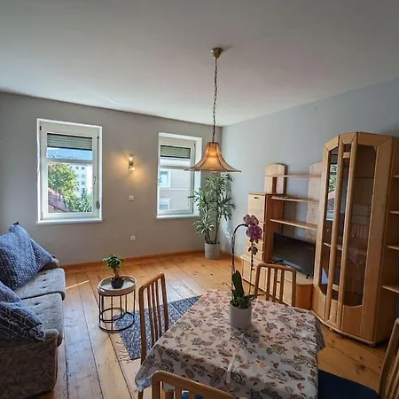 Spacious In Tyrolean Flat Апартаменты Инсбрук