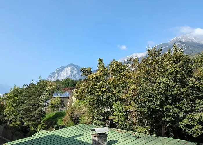 Spacious In Tyrolean Flat 因斯布鲁克